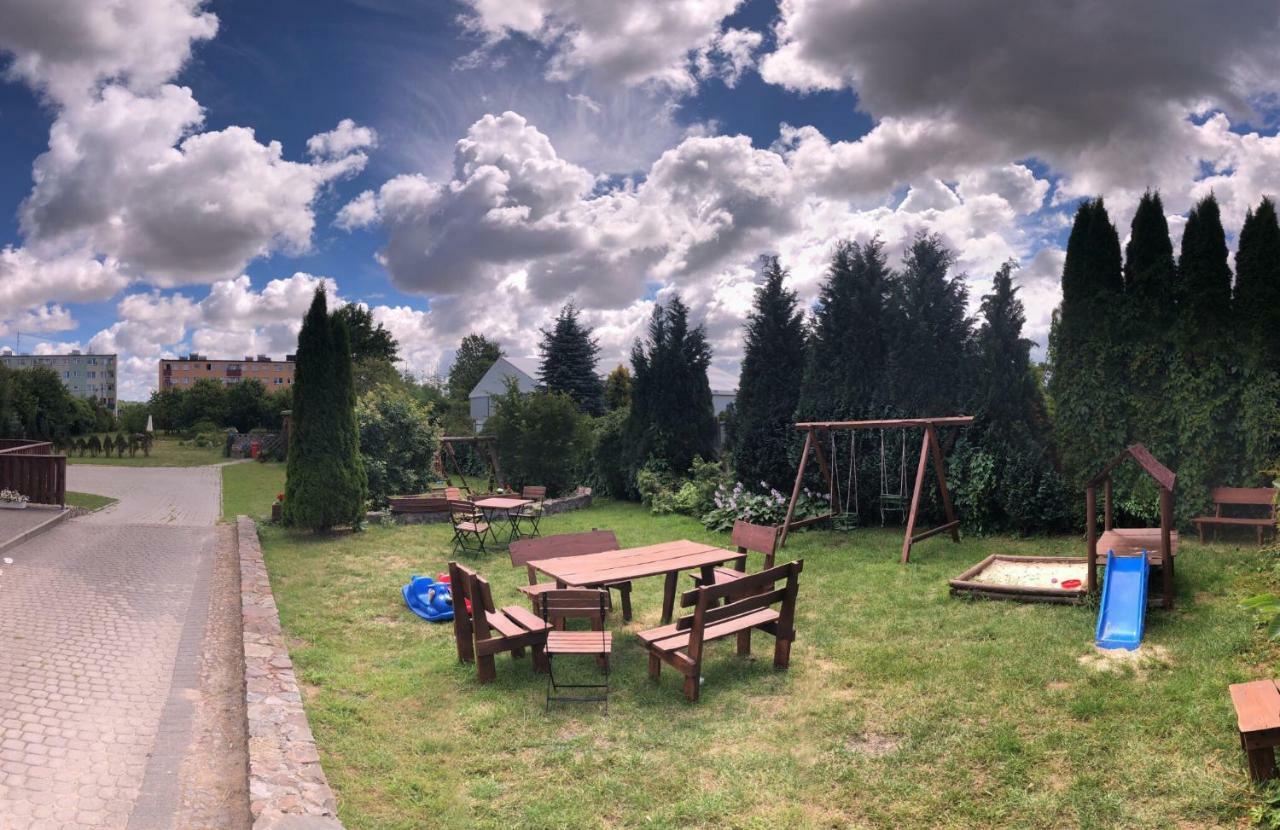 Pokoje Goscinne & Restauracja Pestka Choczewo Exterior photo